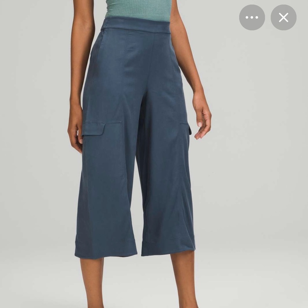 Lululemon Metropolis Maven High Rise Crop Sz 6 Blue